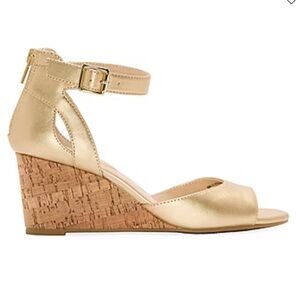 Liz Claiborne Womens Octavia Sandals 9.5 Gold Wedge Ankle Strap Cork New Open